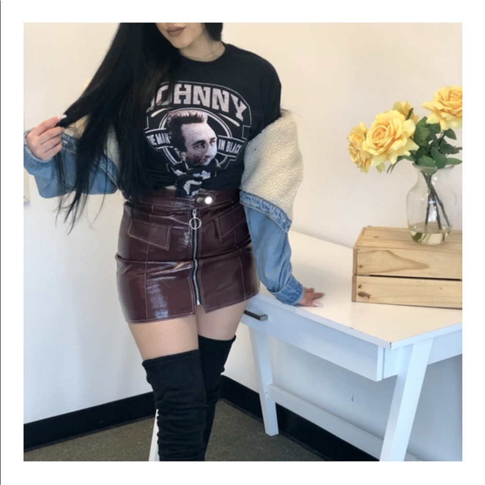 Wine vinyl skirt
